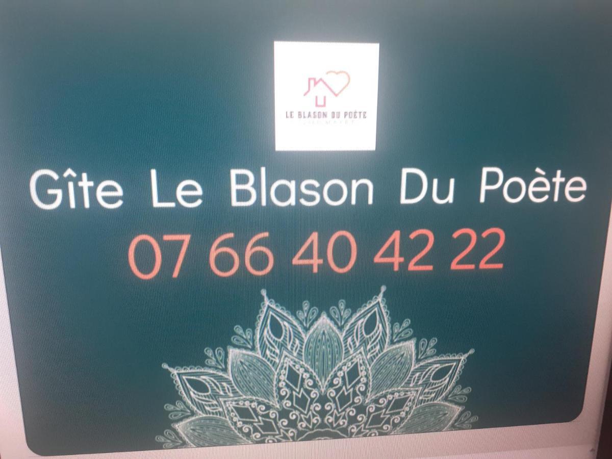 Le Blason Du Poete Mayet Экстерьер фото